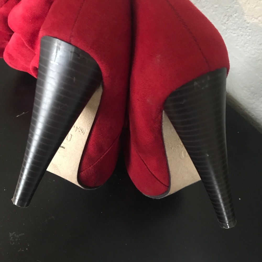 Red slouchy Boots 4” heel ❤️Hot this year❤️Sexy - Picture 3 of 8